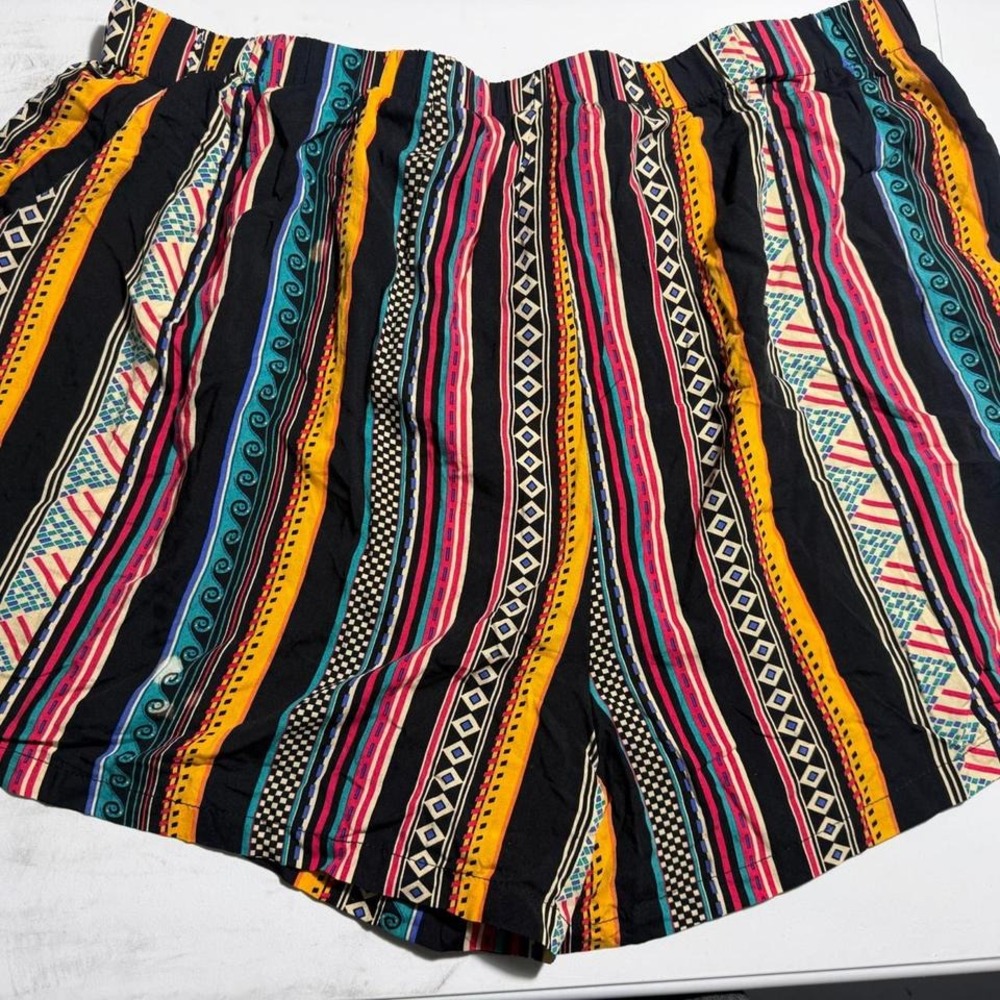 SHEIN Curve Women's Plus Size 4XL Boho Stripe Print Shorts Elastic Waist